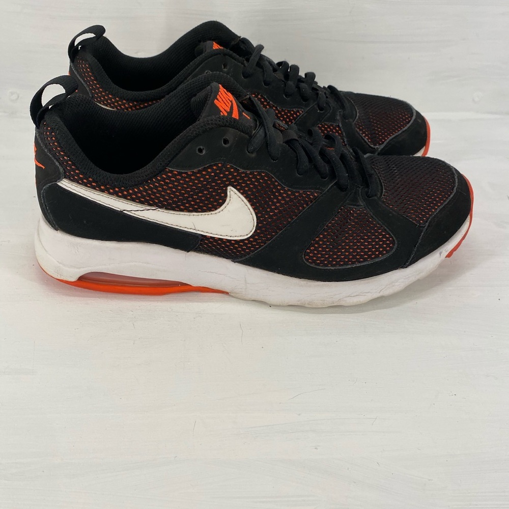 Nike Air Max Muse Womens Size 7.5 Running Shoes